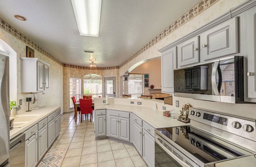 Cloverleaf House | 12 Mi to Dtwn Houston: Family-Friendly Home!