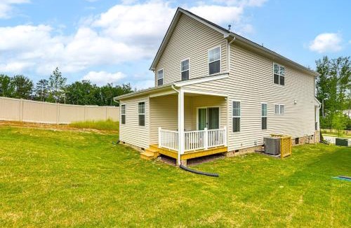 North Chesterfield House | 12 Mi to Dtwn Richmond: Spacious Home w/Deck!
