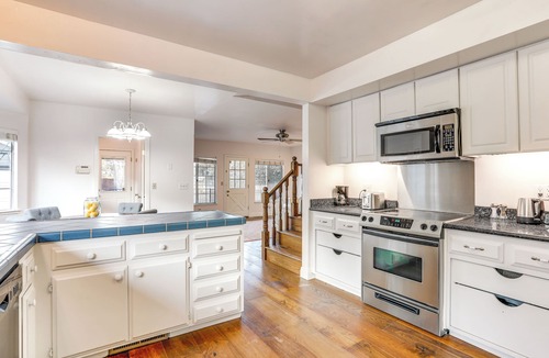 Sacramento House | 12 Mi to Folsom Historic District: NorCal Getaway