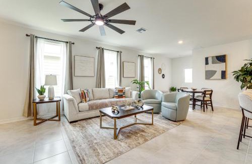 Elmendorf House | 12 Mi to San Antonio River Walk: Home w/Yard!