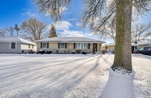 Cottage Grove House | 12 Mi to St Paul: Pet-Friendly Home w/Backyard
