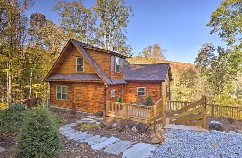Banner Elk House | 12 Mi to Sugar Mtn! Group Getaway w/2 Decks