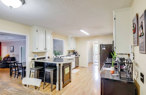 Watkinsville House | 12 Mi to UGA Campus: Spacious Group Getaway!