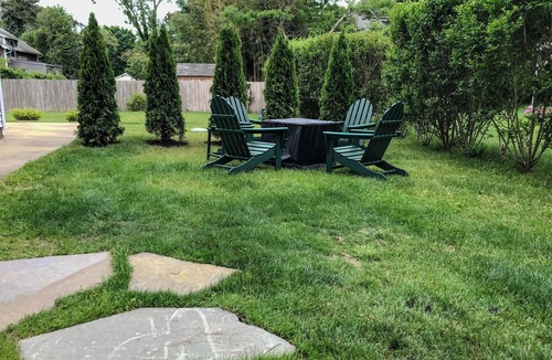 Tisbury Apartment | 12 mins from Beach - Immaculate Intimate Retreat!