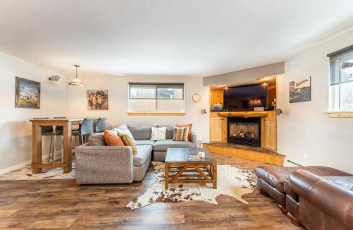 Wildernest Villa | 12 North Side Circle