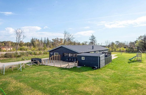 Aalbaek House | 12 person holiday home in Ålbæk-By Traum