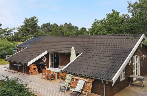 Vestero Havn House | 12 person holiday home in Læsø