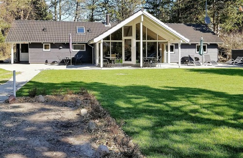 Kramnitse House | 12 person holiday home in Rødby