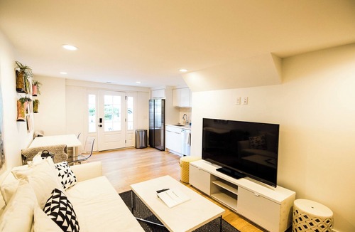 Belmont - Hillsboro Cottage | 12 South Dolly-themed safe beautiful + walkable! Hot Tub! Long-Term Rental Only.