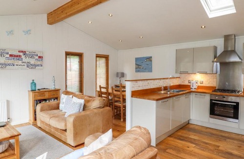 Looe House | 12 Water's Edge