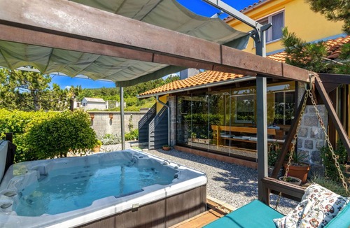 Vratarusa Other | 120 m² Accommodation ∙ 4 bedrooms ∙ 8 guests