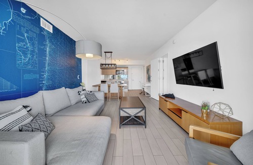 Hallandale Beach Hotel | 1209 B