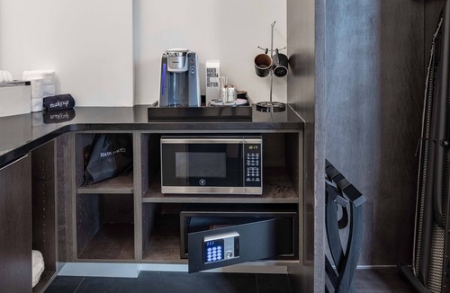 West End Hotel | 121 Hotel by AvantStay