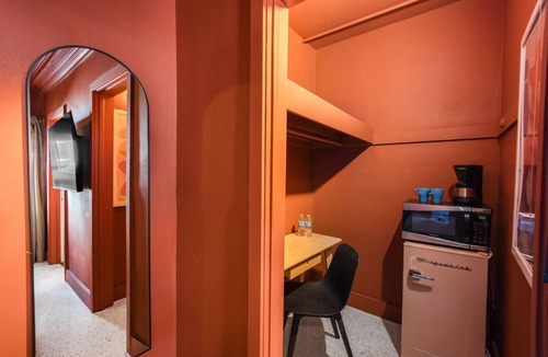 Bay Esplanade Apartment | 121 · ☀Pool✔ Beach✔ Self Checkin✔ Free Parking✔