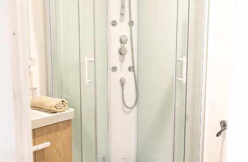 Cambrai Apartment | 1225Location