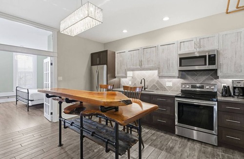 Collingwood Condo | 124 Hurontario Unit 1