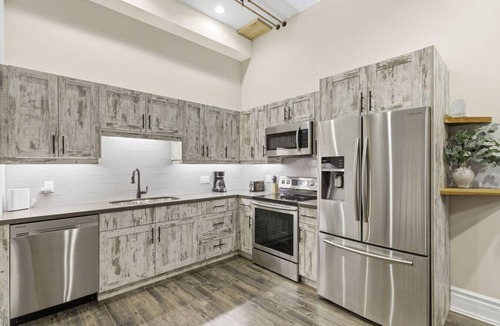 Collingwood Condo | 124 Hurontario Unit 3
