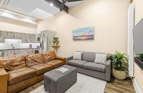 Collingwood Condo | 124 Hurontario Unit 3