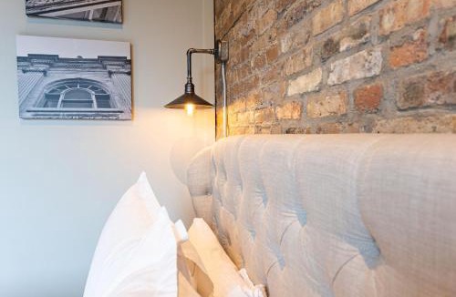 West Dundee Apartment | 124 Lofts - Downtown Dundee - Walk to Dining