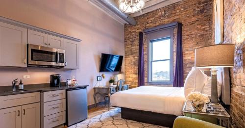 West Dundee Apartment | 124 Lofts - Downtown Dundee - Walk to Dining