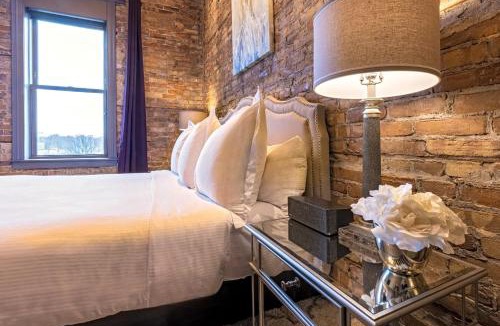 West Dundee Apartment | 124 Lofts - Downtown Dundee - Walk to Dining