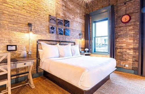 West Dundee Apartment | 124 Lofts - Downtown Dundee - Walk to Dining
