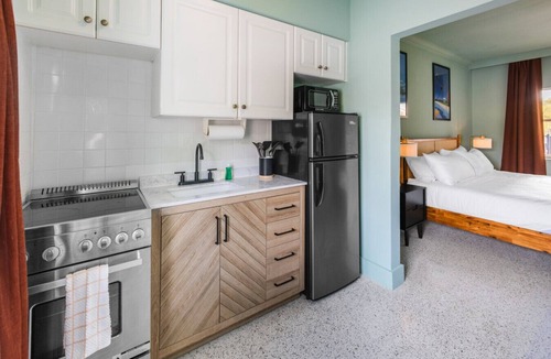 Bay Esplanade Apartment | 124 · ☀Pool✔ Kitchen✔ Beach✔ Self Checkin✔ Free Parking✔