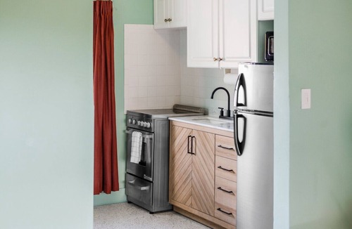 Bay Esplanade Apartment | 124 · ☀Pool✔ Kitchen✔ Beach✔ Self Checkin✔ Free Parking✔