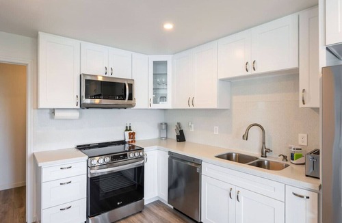 Kennydale Apartment | 124 -Relaxing Lakeside Haven