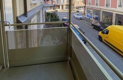 Lausanne Apartment | 125 * Comfortable, very well located between train station and lake!