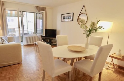 Lausanne Apartment | 125 * Comfortable, very well located between train station and lake!