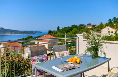 Trsteno Apartment | 125 m² Apartment ∙ 4 bedrooms ∙ 10 guests
