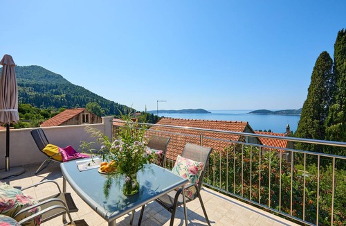 Trsteno Apartment | 125 m² Apartment ∙ 4 bedrooms ∙ 10 guests