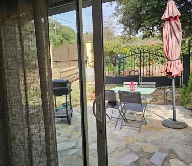 La Motte Apartment | 1262 Chemin des Pignatelles