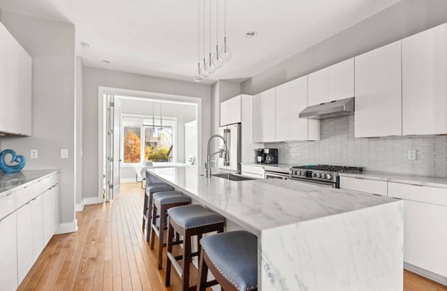 Edgehill Condo | 12S ~ Luxury Home ~ 8 Beds ~ 2 Miles Downtown/Broadway ~ Walk to Gulch ~ Private Rooftop ~ Garage