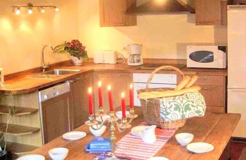 Pont-de-Ruan House | 12th-century abbey, private heated swimming pool. Events welcome.