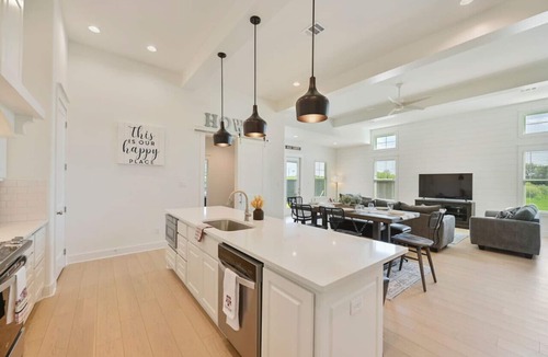 College Station Villa | 12th Man Hideout w/Private Backyard