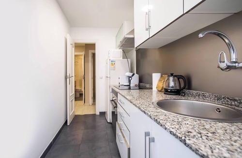 Collblanc y La Torrassa Apartment | 12TOGO1035 - Spacious Apartment near Camp Nou!