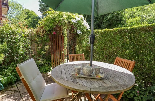 Stroud House | 13 Bowbridge Lock