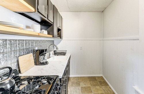 Depew Apartment | 13 Mi to Buffalo: Cozy Apartment in Depew!