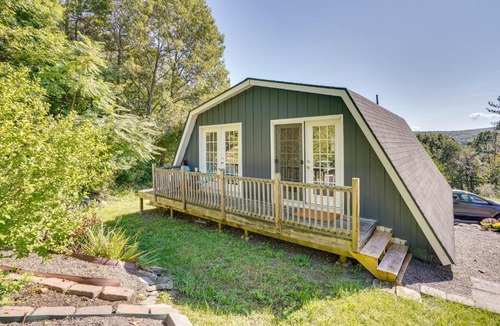 Hollowville Apartment | 13 Mi to Catamount Mountain Resort: Studio w/Deck