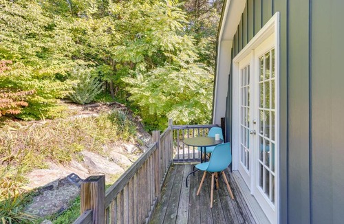 Hollowville Apartment | 13 Mi to Catamount Mountain Resort: Studio w/Deck