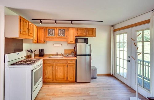 Hollowville Apartment | 13 Mi to Catamount Mountain Resort: Studio w/Deck