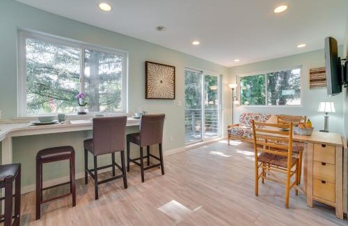 East Lake Hills Apartment | 13 Mi to Dtwn Seattle! 'The Nest' Apt w/Balcony