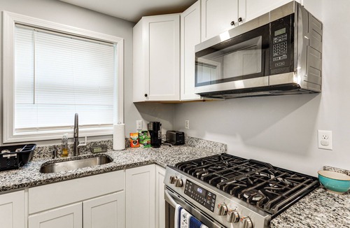 Attleboro House | 13 Mi to Gillette Stadium: Pet-Friendly Apt!