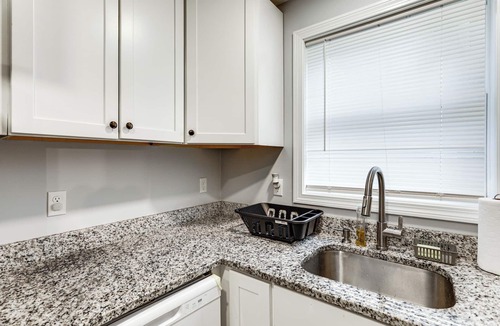Attleboro House | 13 Mi to Gillette Stadium: Pet-Friendly Apt!