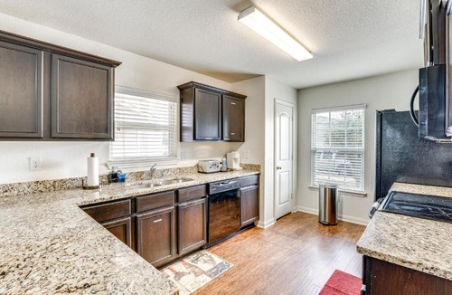 Medina Valley House | 13 Mi to Lackland AFB: San Antonio Home!
