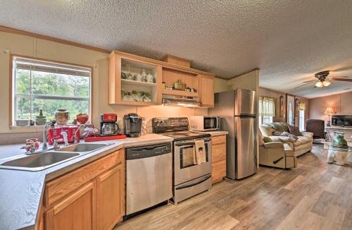 Silver Springs House | 13 Mi to Silver Springs Pet Friendly Getaway!