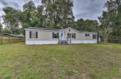 Silver Springs House | 13 Mi to Silver Springs Pet Friendly Getaway!