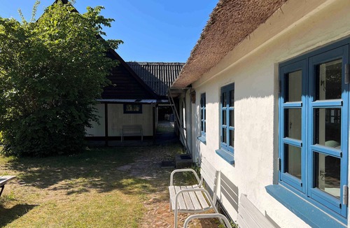 Hoeve Strand House | 13-room holiday home 500 m to the beach